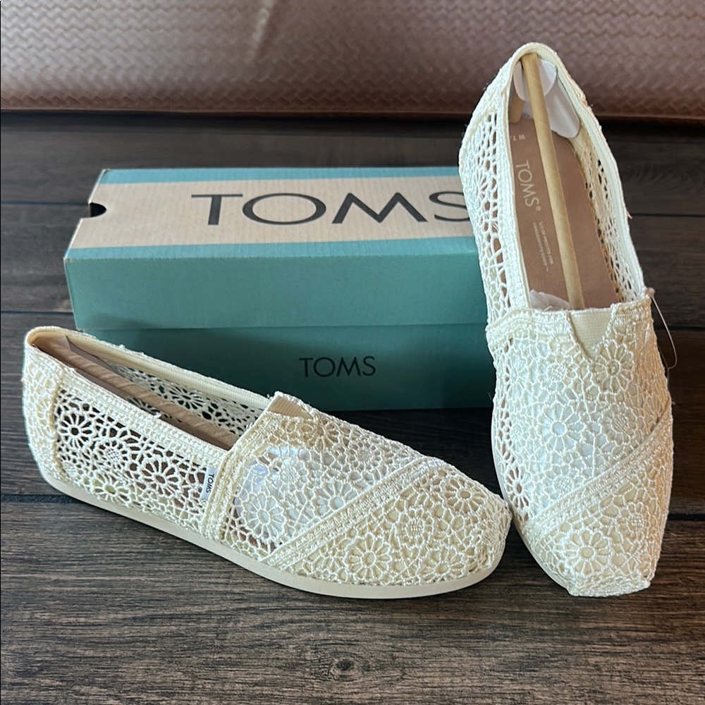 Toms Cream Flats with Moroccan Crochet